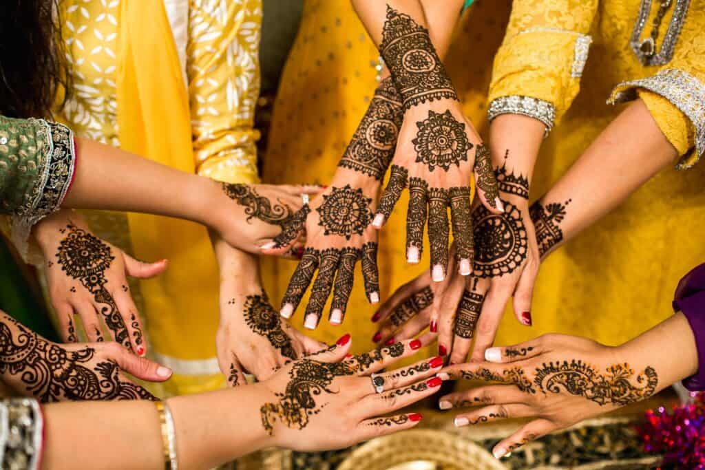 Mehindi women hands